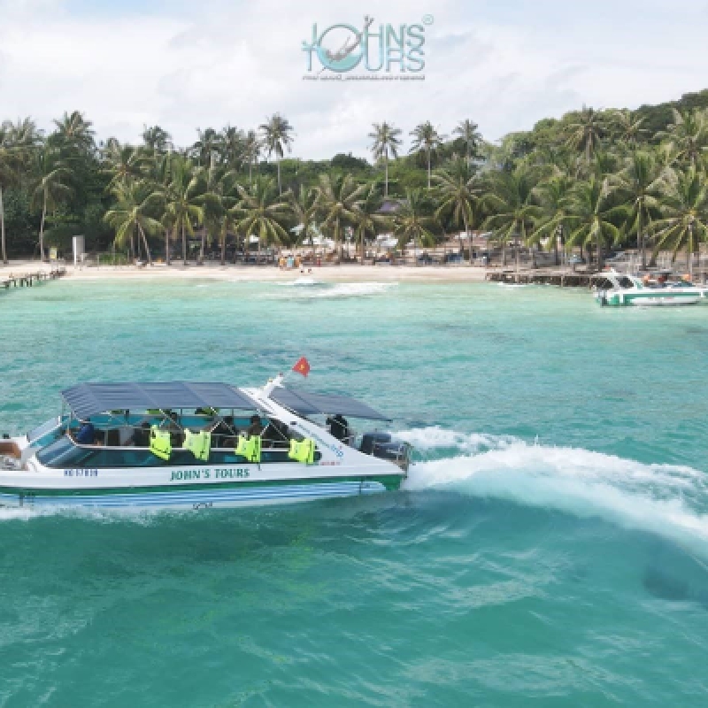Phu Quoc Cable Car and Islands Adventure Aquatopia Snorkel Boat Tour 2