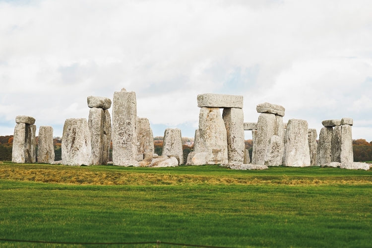 Stonehenge & Bath Tour from London with optional Roman Baths