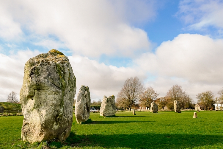 Stone Circles of Avebury and Stonehenge from London