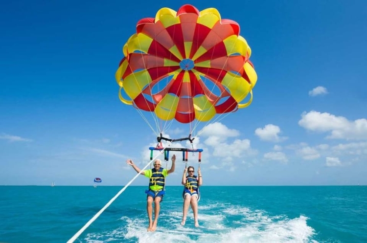 Egypt: 2-Hour Sharm El Sheikh Parasailing with Boat Ride Experience