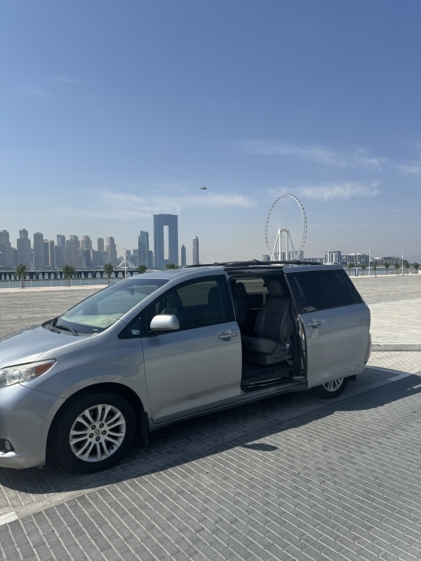 Exclusive Dubai Airport Private Arrival and Departure Transfers in Dubai City 4