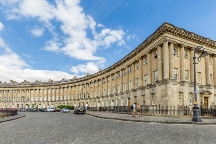 Bath: Bridgeton Walking Tour Thru an APP