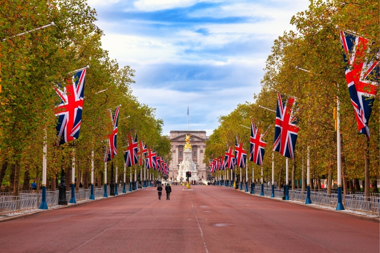 London: Changing Of The Guard Self Guided Tour with an APP