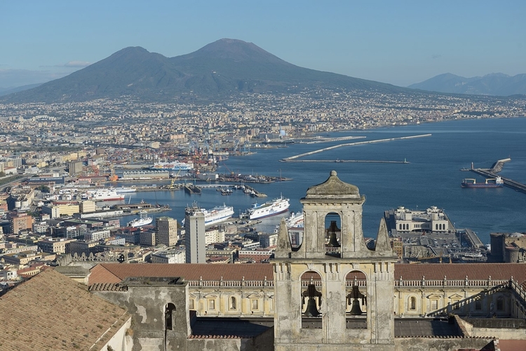 Tour Half Day of Naples Il Tour di mezza giornata. Il prezzo imposto e per 8 ore