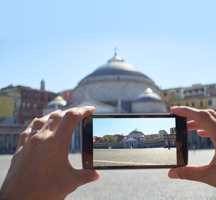 Guided Walking Tour with Street Food Experience in Naples - Shared tour