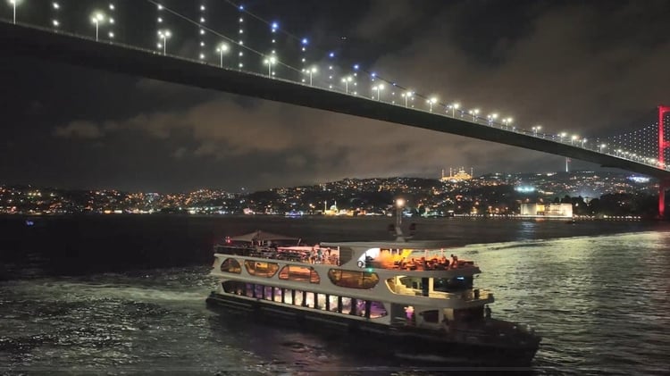 Dinner Cruise in Bosphorus in Istanbul