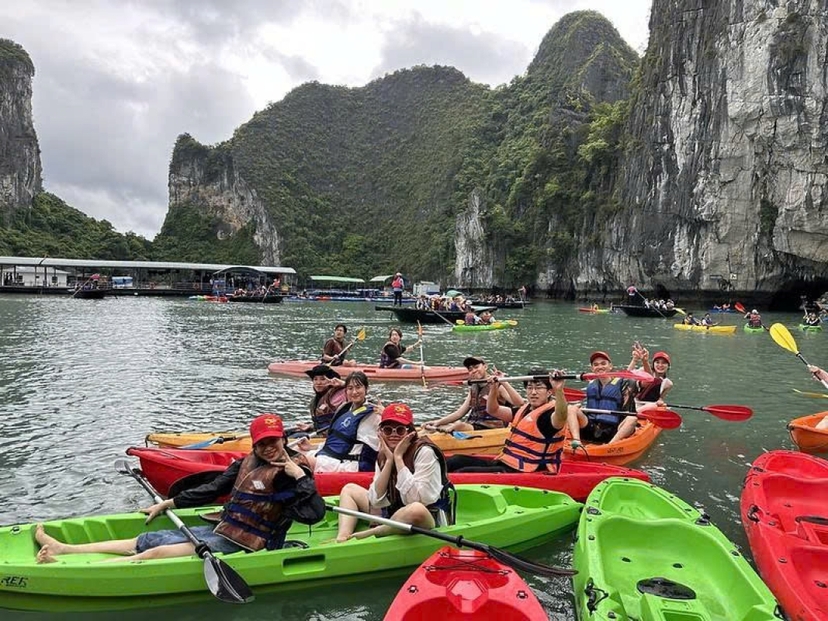La Casta Daily Cruise – 7.5-Hour Halong Bay Discovery from Tuan Chau by Sanna Tour 2