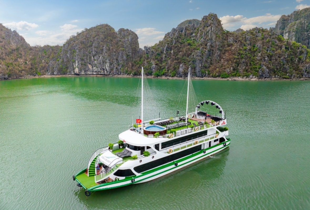 Vera Cruise – 1-Day Halong Bay Journey with Cave, Kayak & Sunset Party By Sanna Tour 1