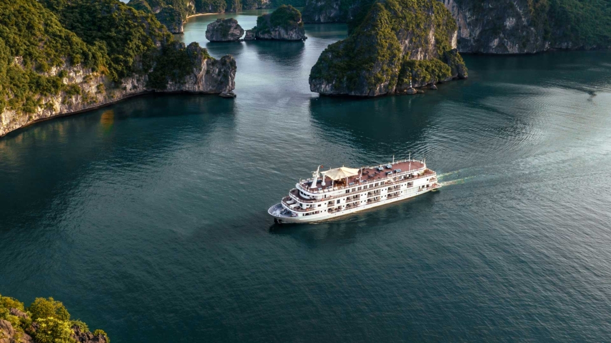 Ambassador Cruise II – Halong Bay Day Cruise with Cave, Kayak & Live Music By SannaTour 1