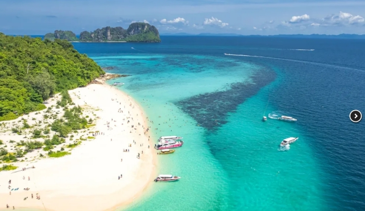 Phi Phi & Bamboo Island By Speed Catamaran 1