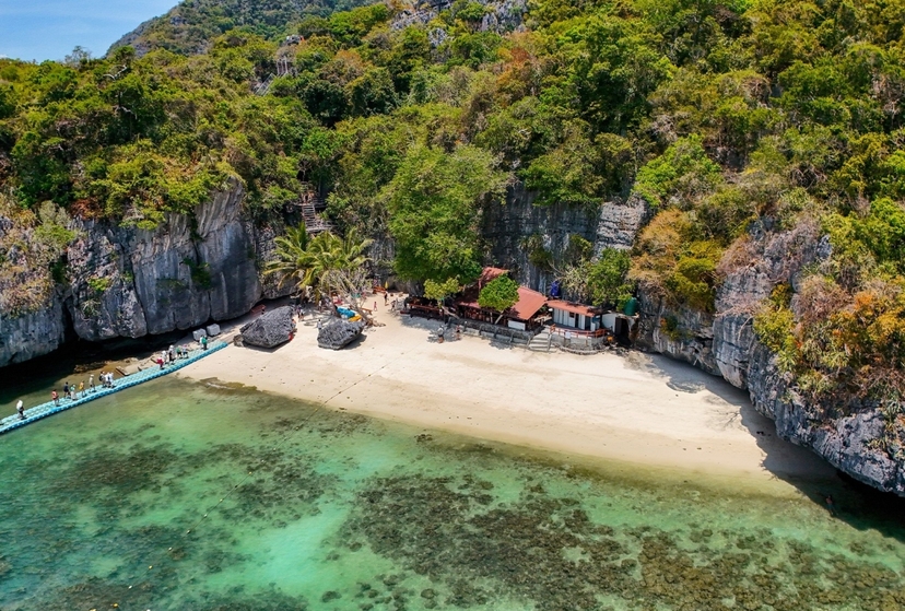 Angthong Marine Park Tour + Kayak By Big boat (from Samui) 3