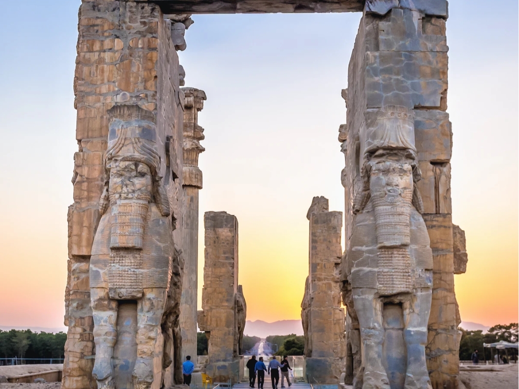 Explore Iran on a Budget 6 Days 1