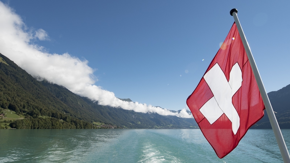 Interlaken and the Green Train of Swiss Alps - Day trip from Milan 1