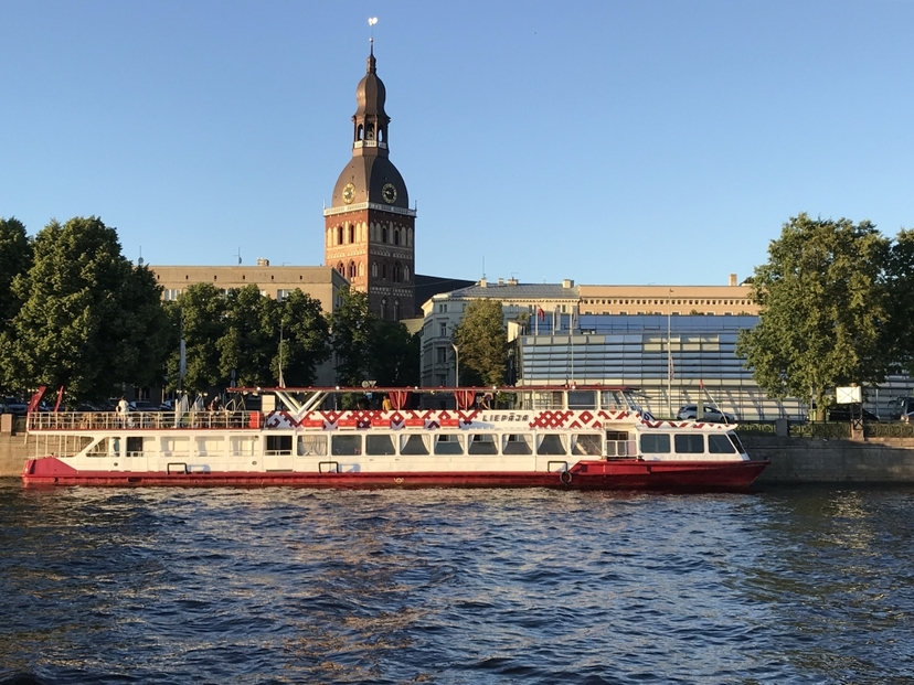 1h Riga River Tour by boat with bar and WiFi 3