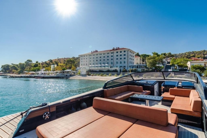 Hidden Bays & Bubbles – Luxury Sea Escape from Split or Trogir 3