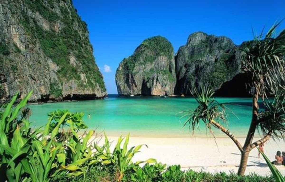 PHUKET: Phi Phi-Maya Bay- Pileh Lagoon-Khai Island by Speed Boat with Lunch 1