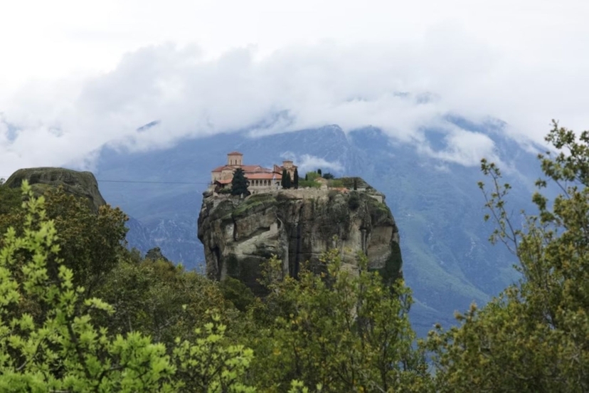 3 Days Delphi & Meteora Tour from Athens 2