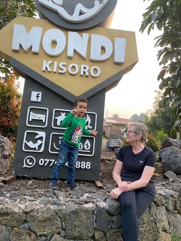 Into the mist & Gold –Gorilla & Golden monkey adventure Uganda 4 days  4