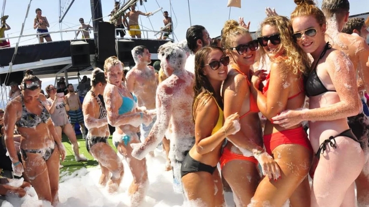 Daily Bodrum Foam Boat Party
