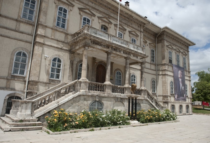 Main Image