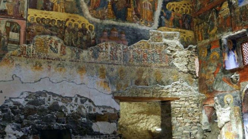 Sumela Monastery, Hamsiköy Village, and Karaca Cave Tour 4