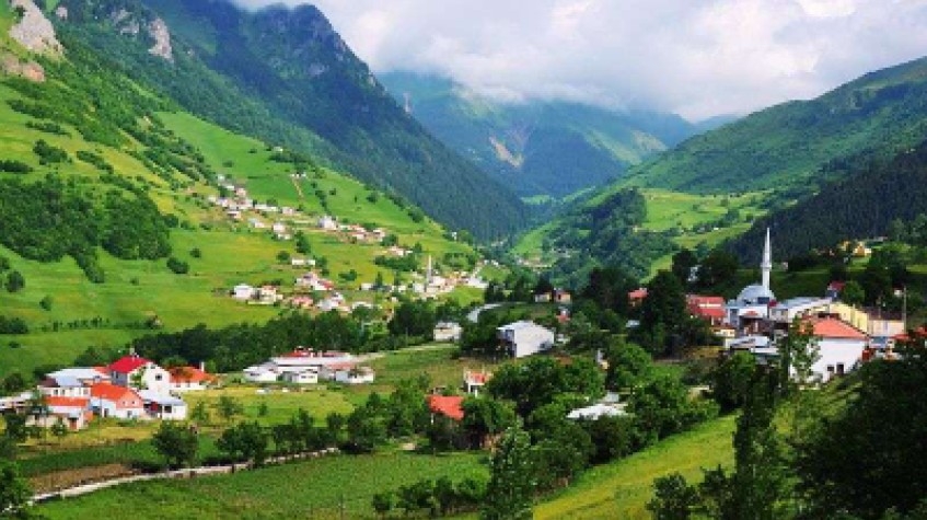 Sumela Monastery, Hamsiköy Village, and Karaca Cave Tour 6