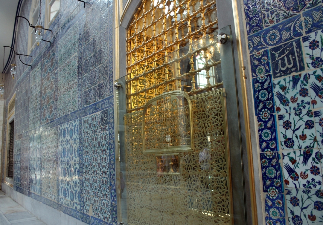 Explore Istanbul’s Islamic Heritage: Topkapi Palace, Blue Mosque & Historic Mosques Tour 4
