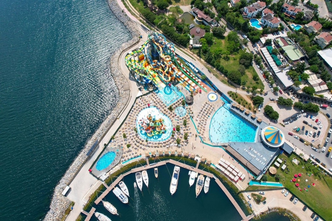 Daily Aquapark Tour Istanbul – Turkey’s Largest Waterpark Adventure 4