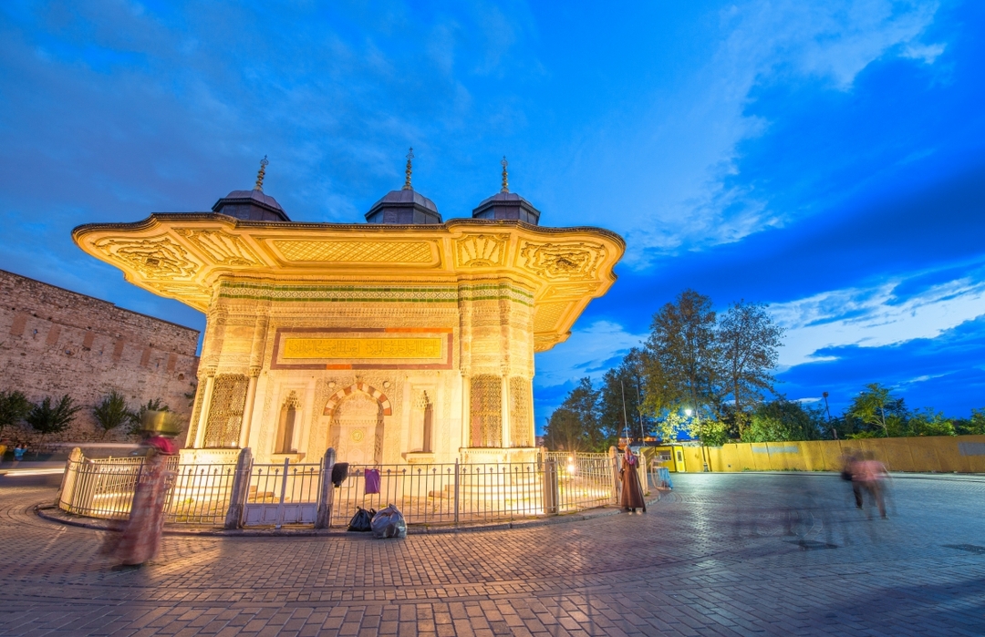 Panorama of Night Tour in Istanbul – Explore Galata Tower, Taksim & Sultanahmet at Night 3