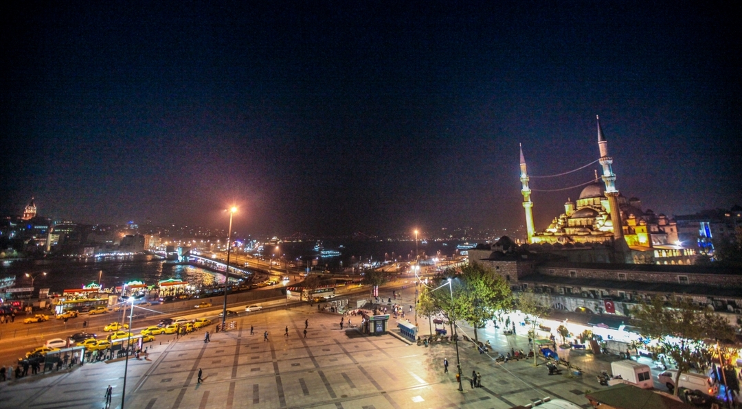 Panorama of Night Tour in Istanbul – Explore Galata Tower, Taksim & Sultanahmet at Night 9