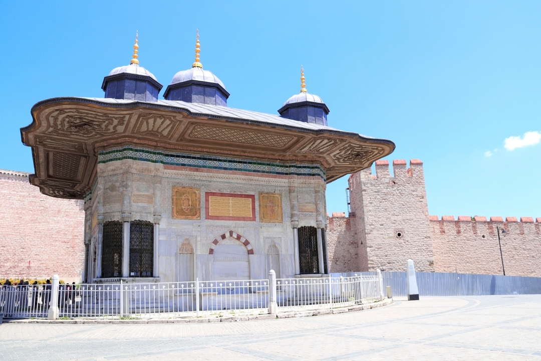 Istanbul Orientation Walking Tour – Hagia Sophia, Blue Mosque & Grand Bazaar 9