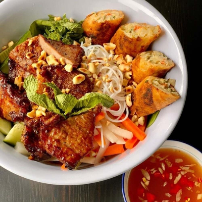 Hoi An Evening Food Tour Walking Explore Street Eats and Ancient Town 6