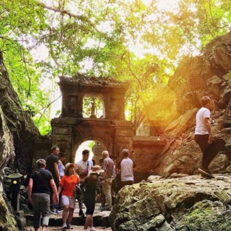 Explore Marble Mountains Am Phu Cave Morning Tour Hoi An to Da Nang 8