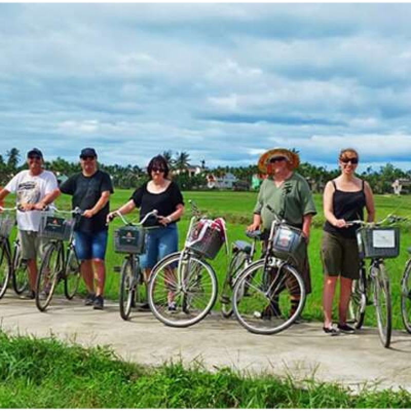 Tra Que Village Afternoon Cooking Farming Tour with Bike Ride in Hoi An 6