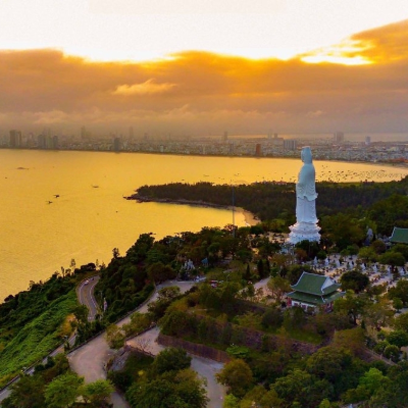 Ba Na Hills Full-Day Highlights Golden Bridge French Village Group Tour 7