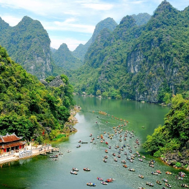 Luxury Bai Dinh Pagoda and Trang An Small Group Day Tour by Limousine 1