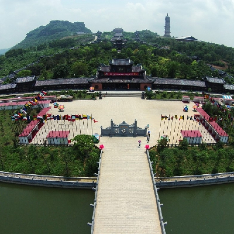 Luxury Bai Dinh Pagoda and Trang An Small Group Day Tour by Limousine 8