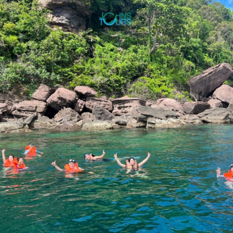 Phu Quoc 4 Island Speed Boat Tour Snorkeling Fishing and Lunch Included 7