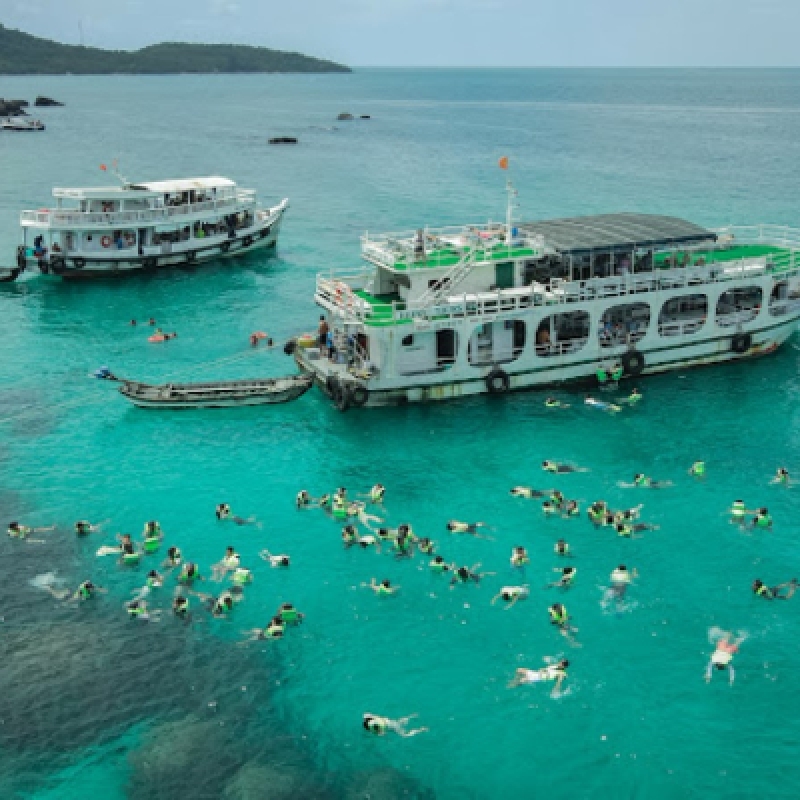 Snorkeling Beach Day Tour Finger Nail Island Gam Ghi May Rut Islands 1