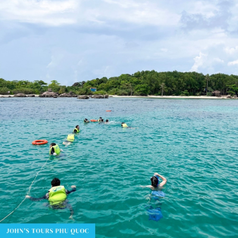 Full-Day Snorkel Island Hopping Tour Mong Tay Gam Ghi May Rut Islands 3