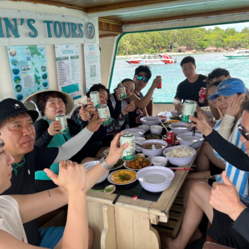 Full-Day Snorkel Island Hopping Tour Mong Tay Gam Ghi May Rut Islands 7