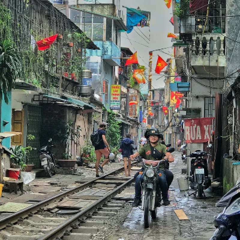 Hanoi Countryside and Bat Trang Ceramic Village Motorbike Sunset & Night Tour 7