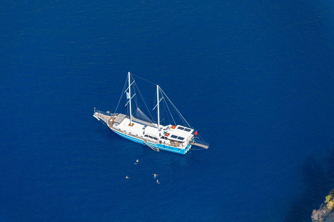 Daily Kusadasi Boat Cruise from Izmir | Relaxing Bays & Swimming Tour with Lunch 5