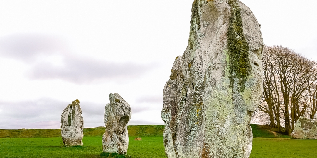 Stone Circles of Avebury and Stonehenge from London 4