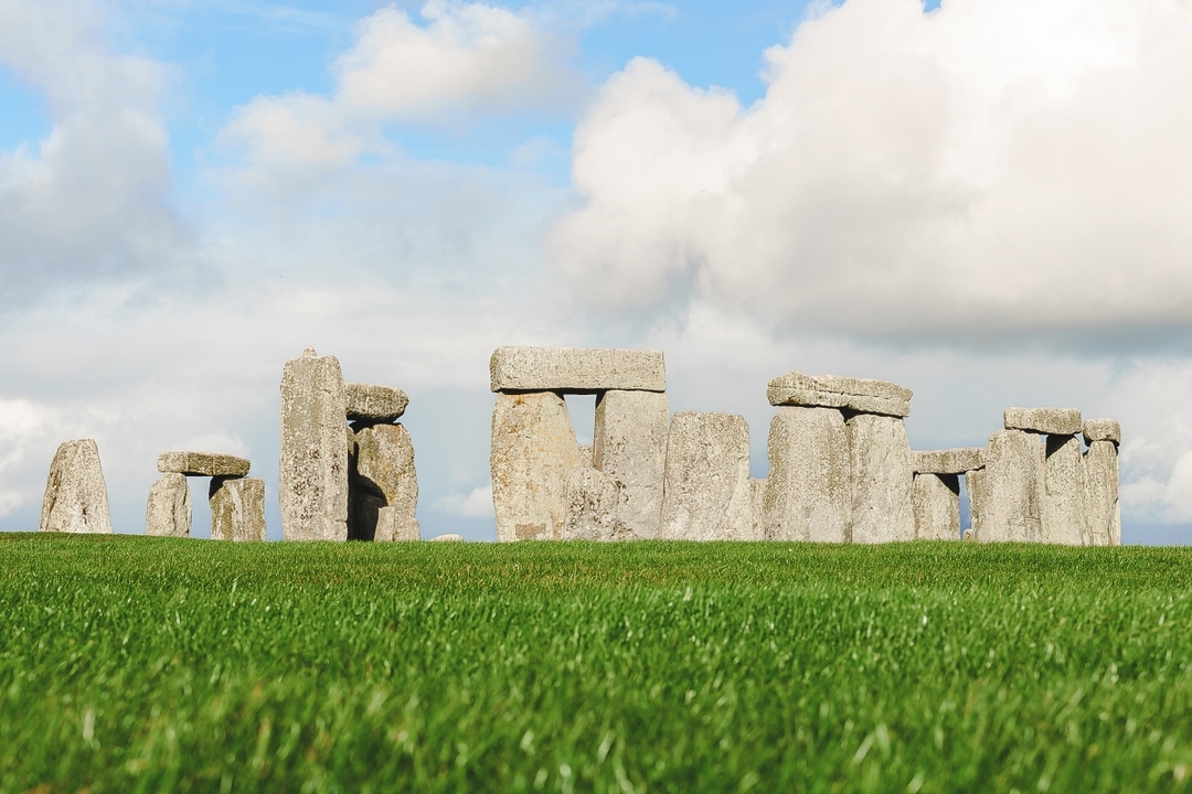 Stone Circles of Avebury and Stonehenge from London 6