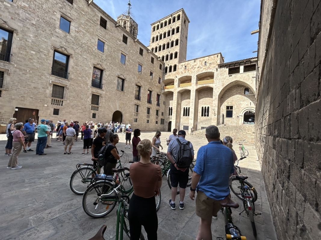 Barcelona City Bike Tour | Highlights & Hidden Gems 10