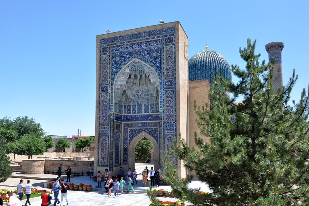 Blue domes in the heart of Central Asia 1