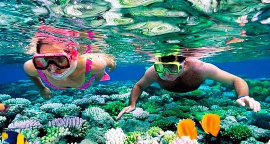 Egypt: 7-Hour Scenic Hurghada Boat Trip with Snorkeling and Lunch 3