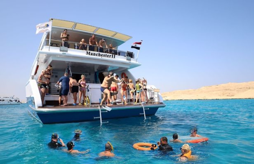 Egypt: 7-Hour Scenic Hurghada Boat Trip with Snorkeling and Lunch 9