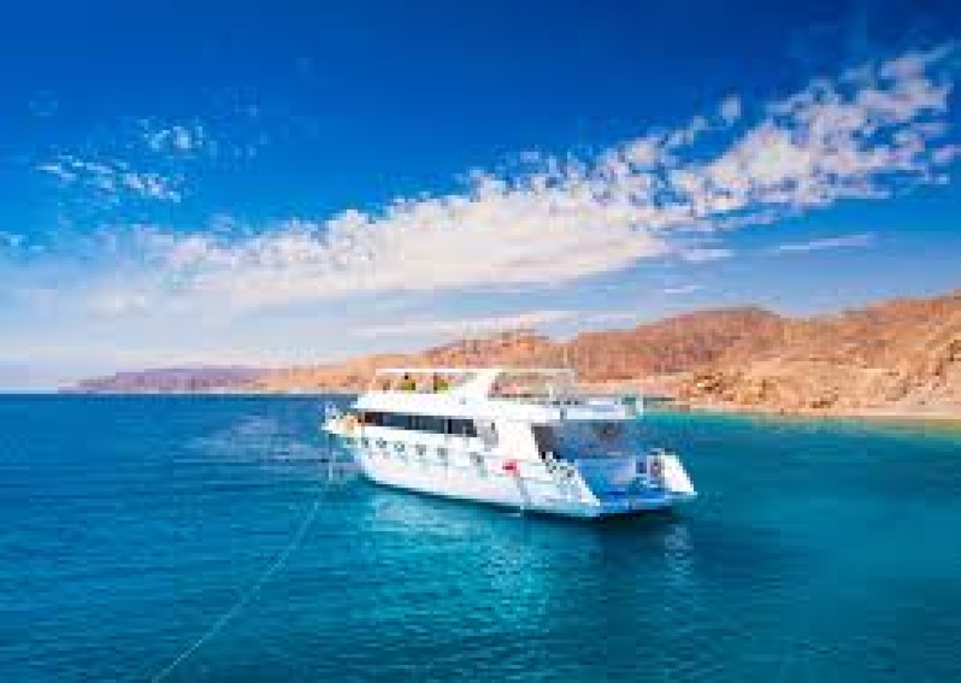 8-Hours Hurghada Paradise Island Snorkeling Trip by Boat 10